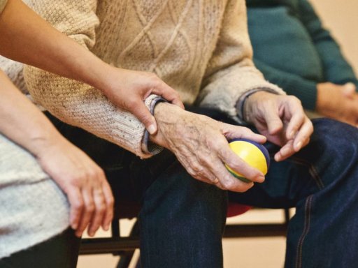 Residenza Amica di Giussano: giù le mani dai servizi sanitari